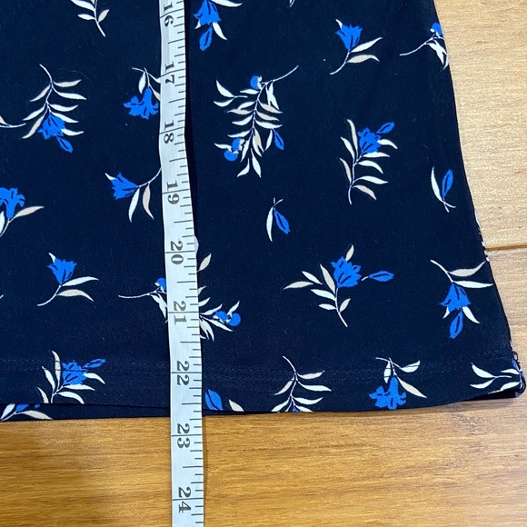 Ann Taylor Floral Tie Knot High Neck Sleeveless Blouse size Medium - Picture 9 of 9